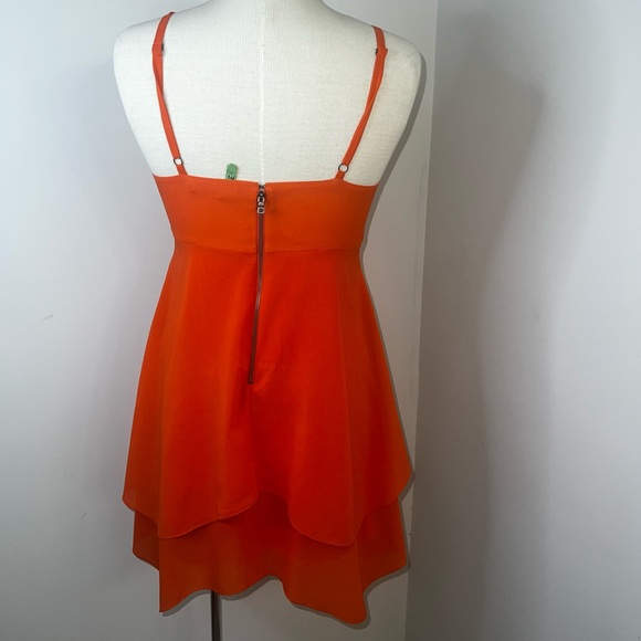 ALICE + OLIVIA TIERED MINI DRESS IN ORANGE SILK ORANGE Size 6 - Picture 15 of 16